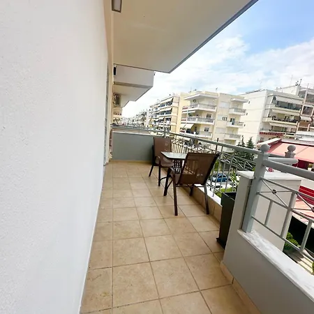 στο δεύτερο όροφο Apartamento *