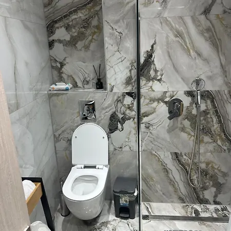 στο δεύτερο όροφο Apartament *