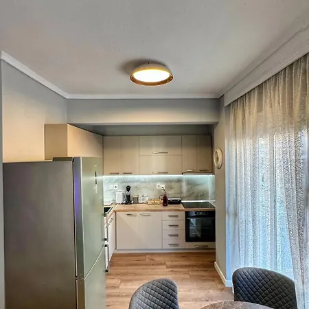 στο δεύτερο όροφο Apartament Saloniki