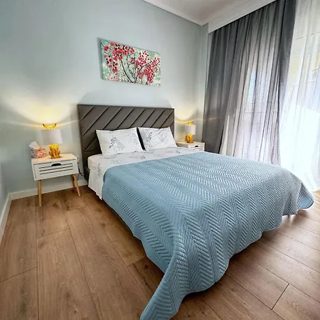 στο δεύτερο όροφο Apartament Saloniki