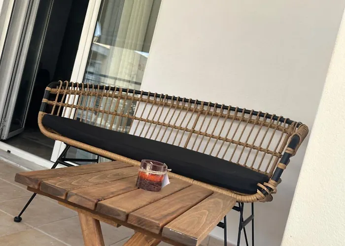 στο δεύτερο όροφο Apartament *